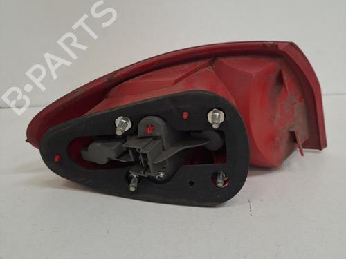 Piloto trasero derecho ALFA ROMEO 147 (937_) 1.9 JTDM 8V (937.AXD1A, 937.AXU1A, 937.BXU1A) (120 hp) 28408197
