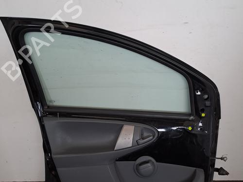Left front door PEUGEOT 107 (PM_, PN_) 1.0 | BP28406644C2