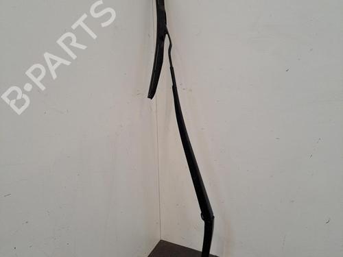 Used Front windshield wiper arm HYUNDAI TUCSON (TL, TLE) 1.7 CRDi (116 hp) 28402470