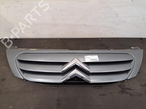Used Grille CITROËN C3 I (FC_, FN_) 1.4 HDi (68 hp) 32410944