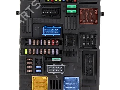 Used Fuse box Fuse box 37650519 37650519