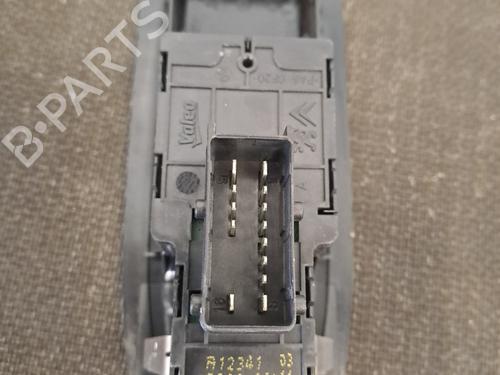 Left front window switch PEUGEOT 208 I (CA_, CC_) 1.2 VTI 82 | BP28389413I27