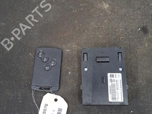 Used Card reader RENAULT GRAND SCÉNIC III (JZ0/1_) 1.9 dCi (JZ0J, JZ0N, JZ1K, JZ1S) (131 hp) 30298023