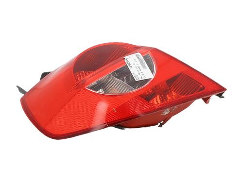 left-taillight-renault-clio-iii-br01-cr01-2005-2006-2007-2008-2009-2010-2011-2012-2013-2014-36818439 main image
