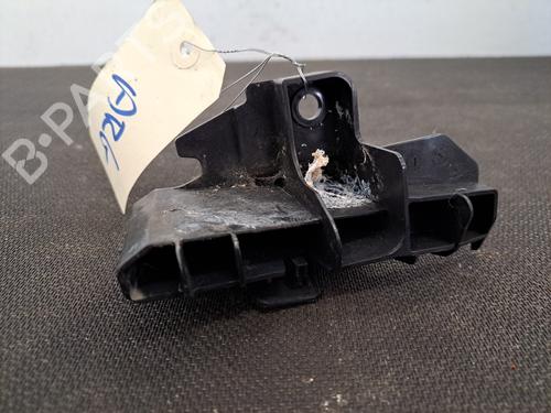 Used Rear bumper bracket TOYOTA YARIS (_P13_) 1.0 (KSP130_, KSP130) (69 hp) 28396111