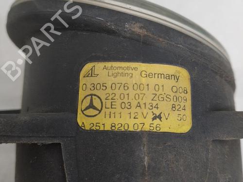 Used Left front fog light Left front fog light MERCEDES-BENZ C-CLASS (W204) C 220 CDI (204.002) (170 hp) 28407763 28407763
