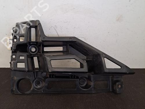 Used Rear bumper bracket Rear bumper bracket PEUGEOT 3008 II SUV (MC_, MR_, MJ_, M4_) 1.2 THP/ PureTech 130 (MRHNSM, MRHNSU, MRHNSJ, MRHNYW,... (131 hp) 28407088 28407088