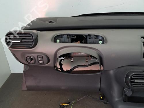 Dashboard CITROËN C4 CACTUS 1.2 VTi 82 | BP29615536C46 