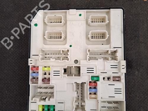 Used Fuse box RENAULT MEGANE III Hatchback (BZ0/1_, B3_) 1.2 TCe (BZ2B, BZ11) (116 hp) 30148497