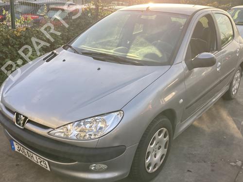 Used Parts PEUGEOT 206 Hatchback (2A/C) 1.4 16V (88 hp) 3953349