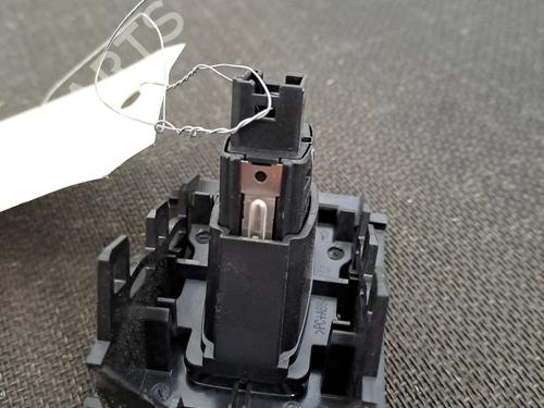 Warning switch BMW 1 (F20) 116 d | BP28403033I22