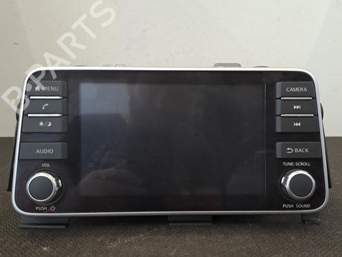 Used Radio NISSAN MICRA V (K14) 1.0 IG-T (92 hp) 28400525