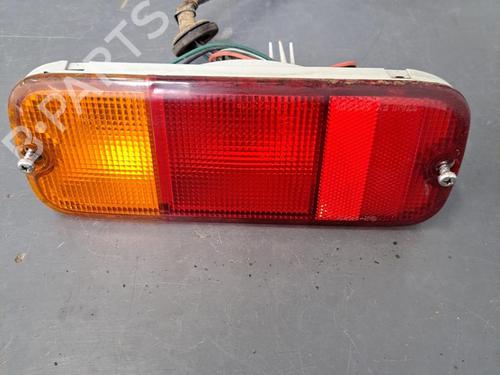Używane Lampa zderzaka tylnego prawa SUZUKI GRAND VITARA I (FT, HT) 2.0 HDI 110 16V 4x4 (SQ420D, TD83V, JA420WD) (109 hp) 28391447