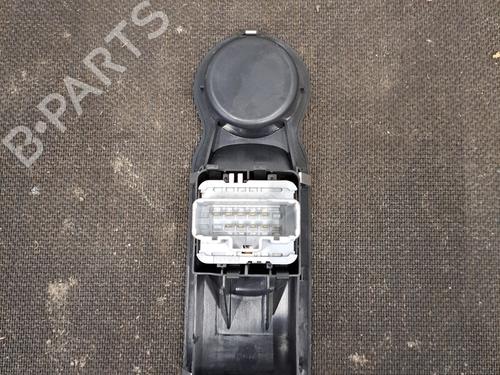 Used Left front window switch Left front window switch RENAULT MODUS / GRAND MODUS (F/JP0_) 1.2 (JP0C, JP0K, FP0C, FP0K, FP0P, JP0P, JP0T) (75 hp) 30536099 30536099