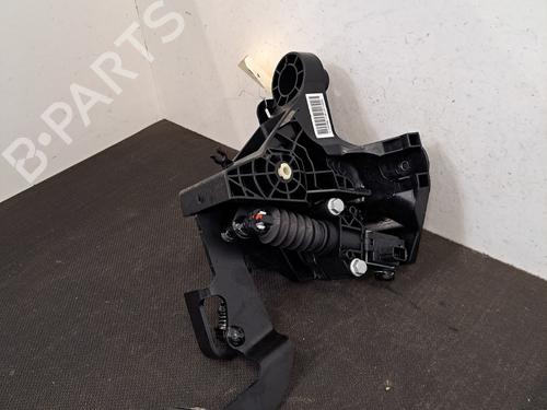 Clutch pedal RENAULT TRAFIC III Van (FG_) 2.0 dCi 110 (FGMW) | BP28397427I13 