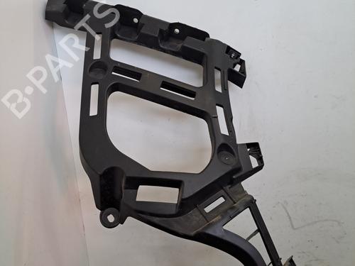 Used Rear bumper bracket PEUGEOT 3008 II SUV (MC_, MR_, MJ_, M4_) 1.2 THP/ PureTech 130 (MRHNSM, MRHNSU, MRHNSJ, MRHNYW,... (131 hp) 28407086