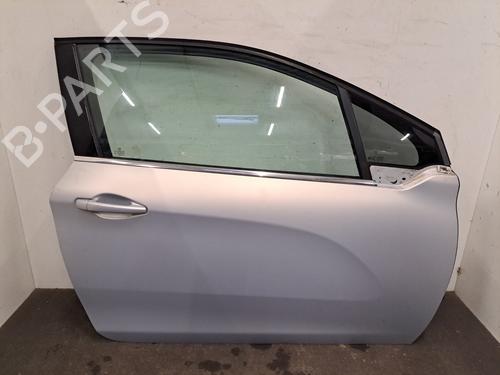 Used Right front door PEUGEOT 208 I (CA_, CC_) 1.6 HDi (114 hp) 31858032