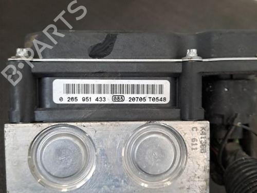 Used ABS pump PEUGEOT 3008 I MPV (0U_) 2.0 HDi 150 / BlueHDi 150 (150 hp) 28399019