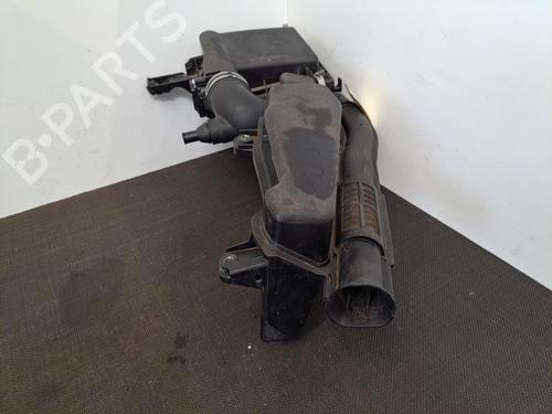 Used Air filter box TOYOTA AURIS (_E18_) 1.8 Hybrid (ZWE186_, ZWE186R) (136 hp) 28402716
