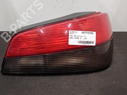 Used Right taillight PEUGEOT 306 Hatchback (7A, 7C, N3, N5) 1.8 (101 hp) 28392559