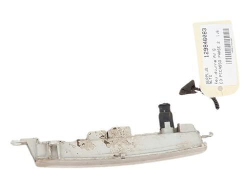 Used Left daytime light Left daytime light 39387355 39387355