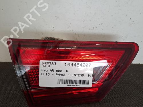 Używane Lampa tylna klapy bagażnika lewa RENAULT CLIO IV (BH_) 0.9 TCe 90 (BHNF, BHMA, BHMH, BHJK, BHJR) (90 hp) 28406698