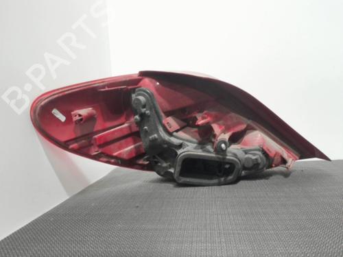 Used Right taillight Right taillight 28399664 28399664