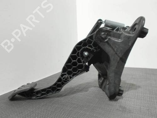 Clutch pedal RENAULT CLIO V (B7_) 1.0 TCe 100 (B7MT) | BP28394147I13 