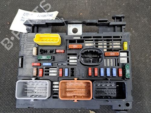 Used Fuse box PEUGEOT 308 I (4A_, 4C_) 1.6 HDi (109 hp) 30354061
