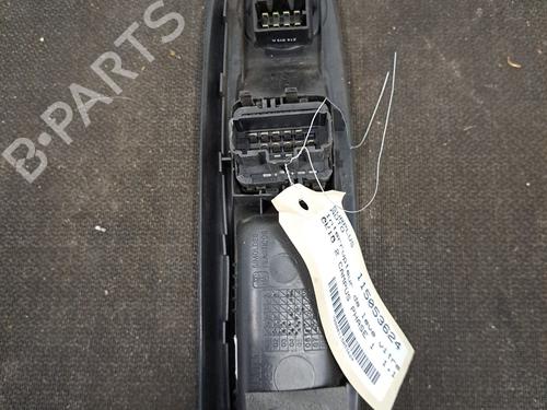 Used Left front window switch Left front window switch RENAULT CLIO II (BB_, CB_) 1.2 (BB0A, BB0F, BB10, BB1K, BB28, BB2D, BB2H, CB0A,... (58 hp) 30354066 30354066