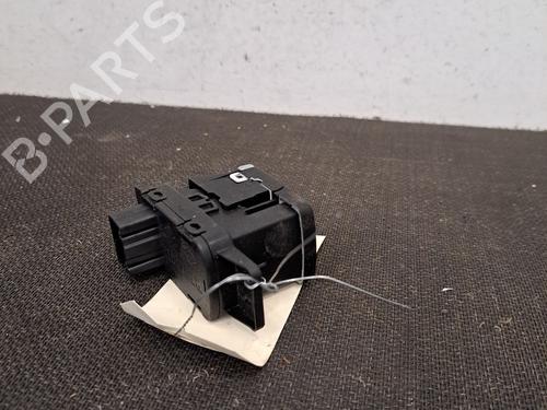 switch-renault-clio-v-b7_-2019-29164678 main image