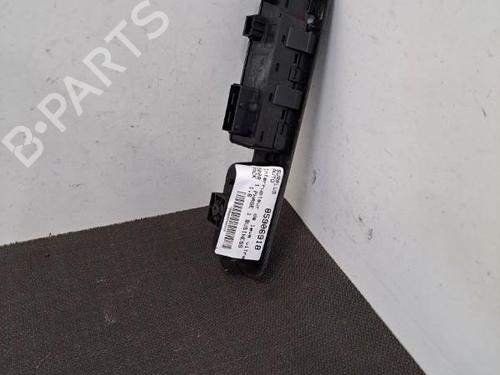 Used Left front window switch Left front window switch PEUGEOT 5008 (0U_, 0E_) 1.6 HDi (114 hp) 28404877 28404877