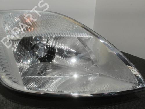 Used Right headlight FORD FIESTA V (JH_, JD_) 1.4 TDCi (68 hp) 28399327