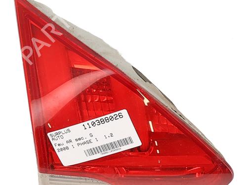 Venstre baglygte bagklap PEUGEOT 2008 I (CU_) 1.2 VTi (82 hp) 31338417