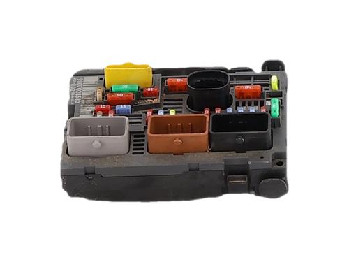 Fuse box CITROËN C5 III (RD_) 2.0 HDi 140 (RDRHF8, RDRHFA, RDRHA8, RDRHAJ) | BP37452959E1 - Image 4
