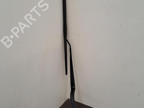 Used Front windshield wiper arm HYUNDAI TUCSON (TL, TLE) 1.7 CRDi (116 hp) 28402471