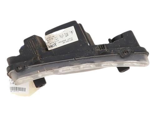 Used Right daytime light Right daytime light 37410457 37410457