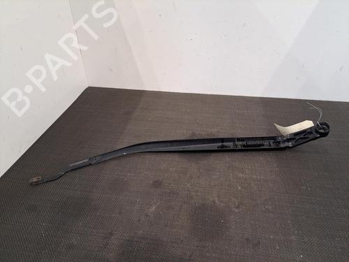 Used Front windshield wiper arm TOYOTA AURIS (_E18_) 1.8 Hybrid (ZWE186_, ZWE186R) (136 hp) 28397133