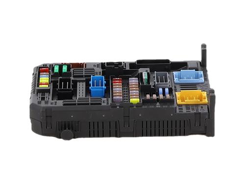 Used Fuse box Fuse box 37650558 37650558