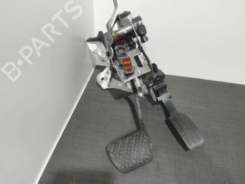 pedal-nissan-leaf-ze1-2017-28410776 main image