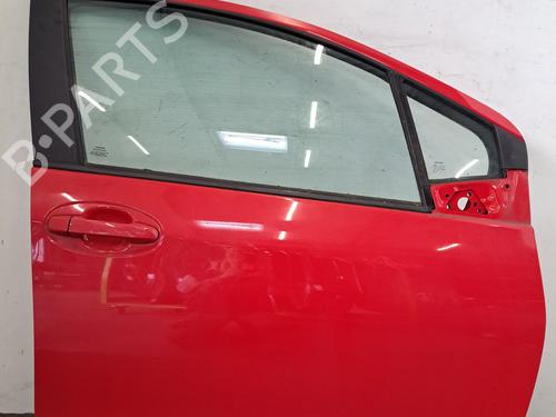 Dør høyre foran TOYOTA YARIS (_P13_) 1.5 Hybrid (NHP130_, NHP130) (101 hp) 32682099