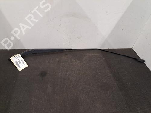 Used Front windshield wiper arm RENAULT CAPTUR II (HF_) TCe 90 (HFM6) (91 hp) 28392476