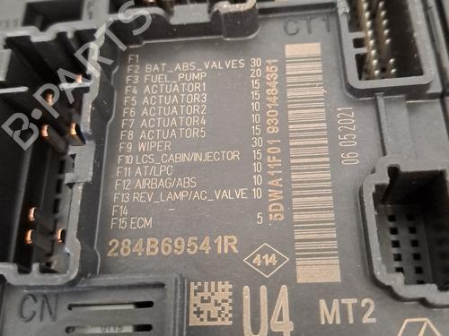 Used Fuse box Fuse box RENAULT CLIO V (B7_) 1.6 E-TECH 140 (B7MU) (140 hp) 28397673 28397673