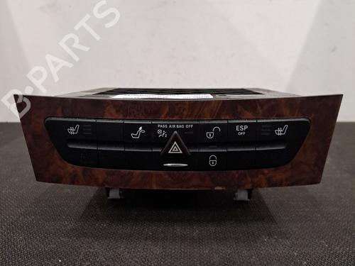 Used Radio Radio MERCEDES-BENZ CLS (C219) CLS 350 (219.356) (272 hp) 28404081 28404081