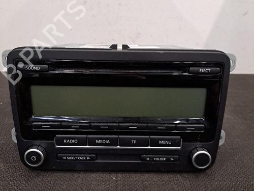 Used Radio VW GOLF VI (5K1) 1.4 TSI (122 hp) 28409421