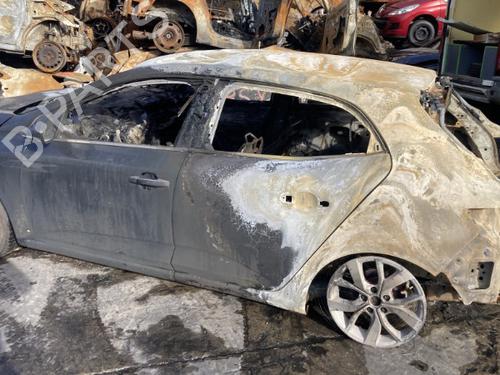 Used Parts RENAULT MEGANE IV Hatchback (B9A/M/N_) 1.2 TCe 100 (B9MS) 4427279