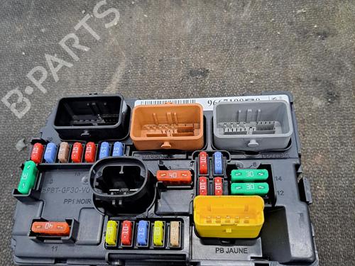 Fuse box CITROËN C3 Picasso (SH_) 1.2 THP 110 (SHHNZ6) | BP37748693E1 - Image 3