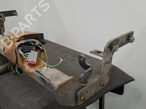 tow-ballmechanism-citroen-c4-cactus-2014-28398231 main image