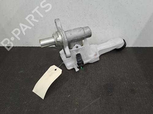 Used Brake master cylinder PEUGEOT 308 SW III (FC_, FJ_, FR_, F4_, FN_) PureTech 130 (FRHNSL, FRHNST) (131 hp) 28400332