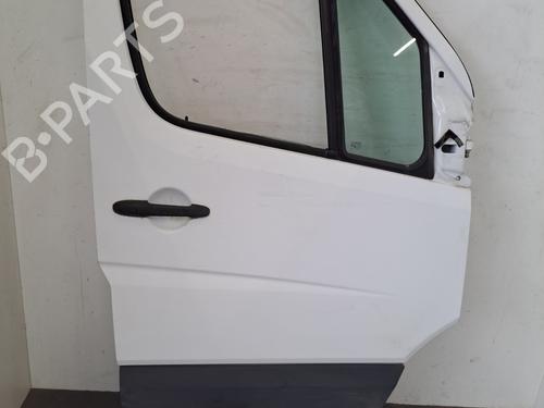 Used Right front door Right front door MERCEDES-BENZ SPRINTER 3-t Van (B906) 213 CDI (906.611, 906.613) (129 hp) 36008838 36008838